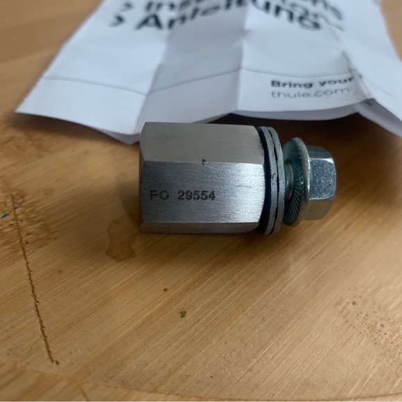 Thule Internal Hub Hitch Adapter - Picture 3 of 5